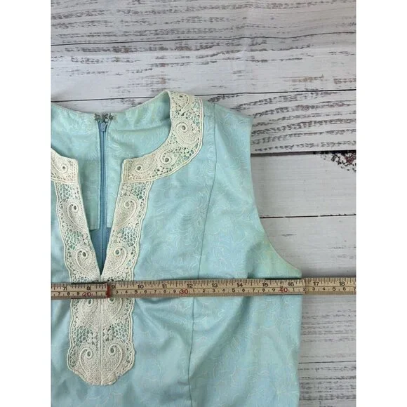 Vintage 1960s Lilly Pulitzer Blue Floral Sleeveless Dress with crochet lace trim - Picture 9 of 11